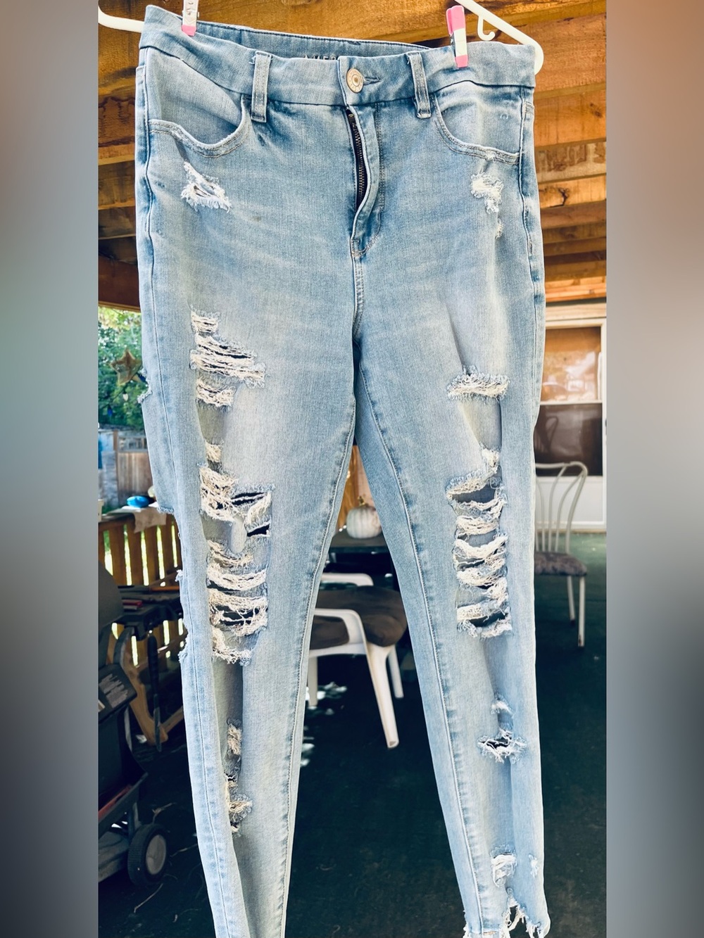American Eagle Outfitters Light Wash Distressed Skinny Jeans